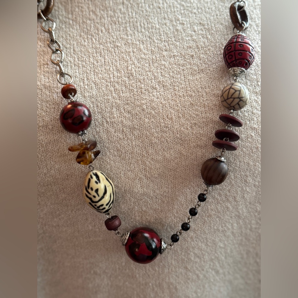 Y2K 90s Cream Burgundy Red and Black Wood and Plastic Beaded Necklace